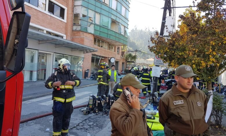 Equipos de Emergencia en ellugar de la explosión