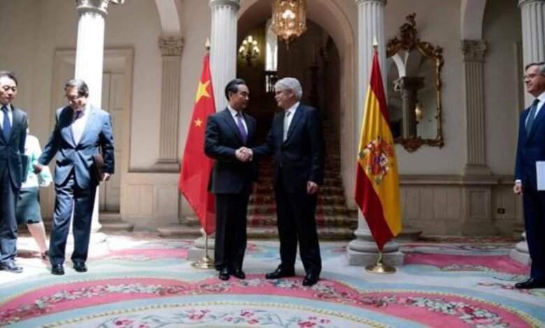 Dastis y Yi en Madrid.