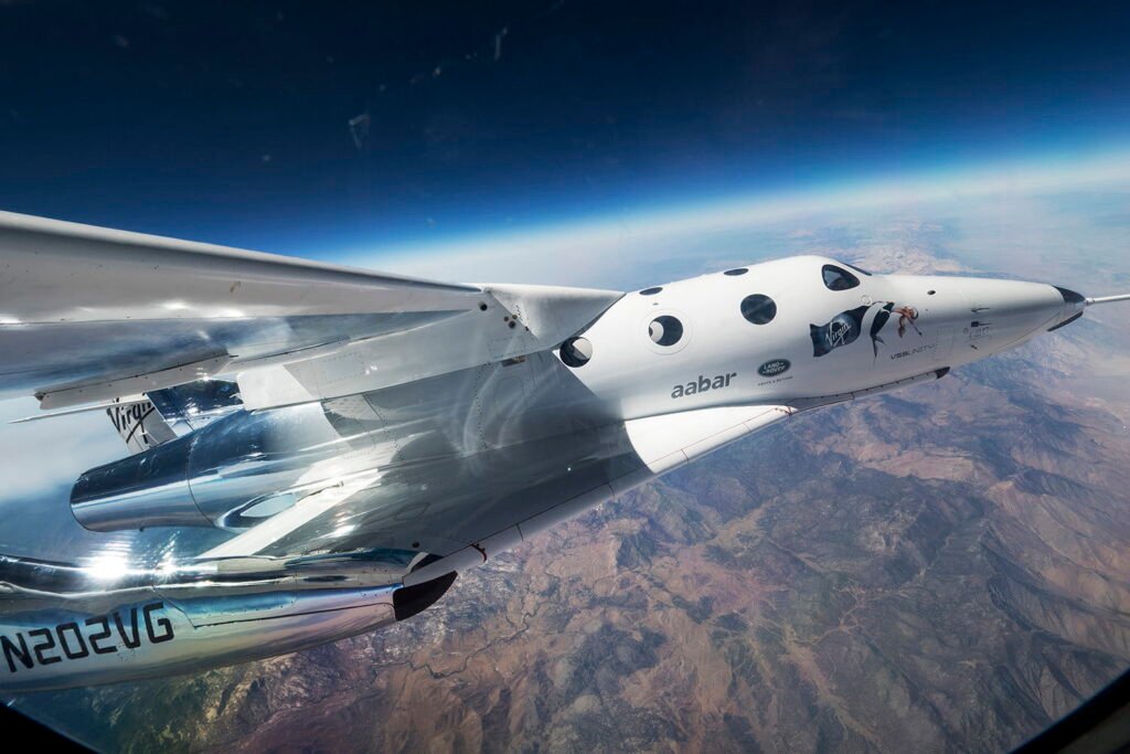 Virgin Galactic primero en el Espacio.
