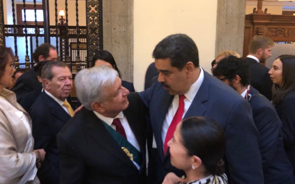 México apoya a Maduro.