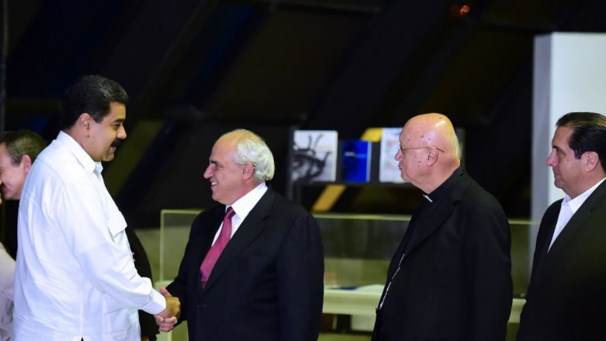 Gobierno y Oposición.