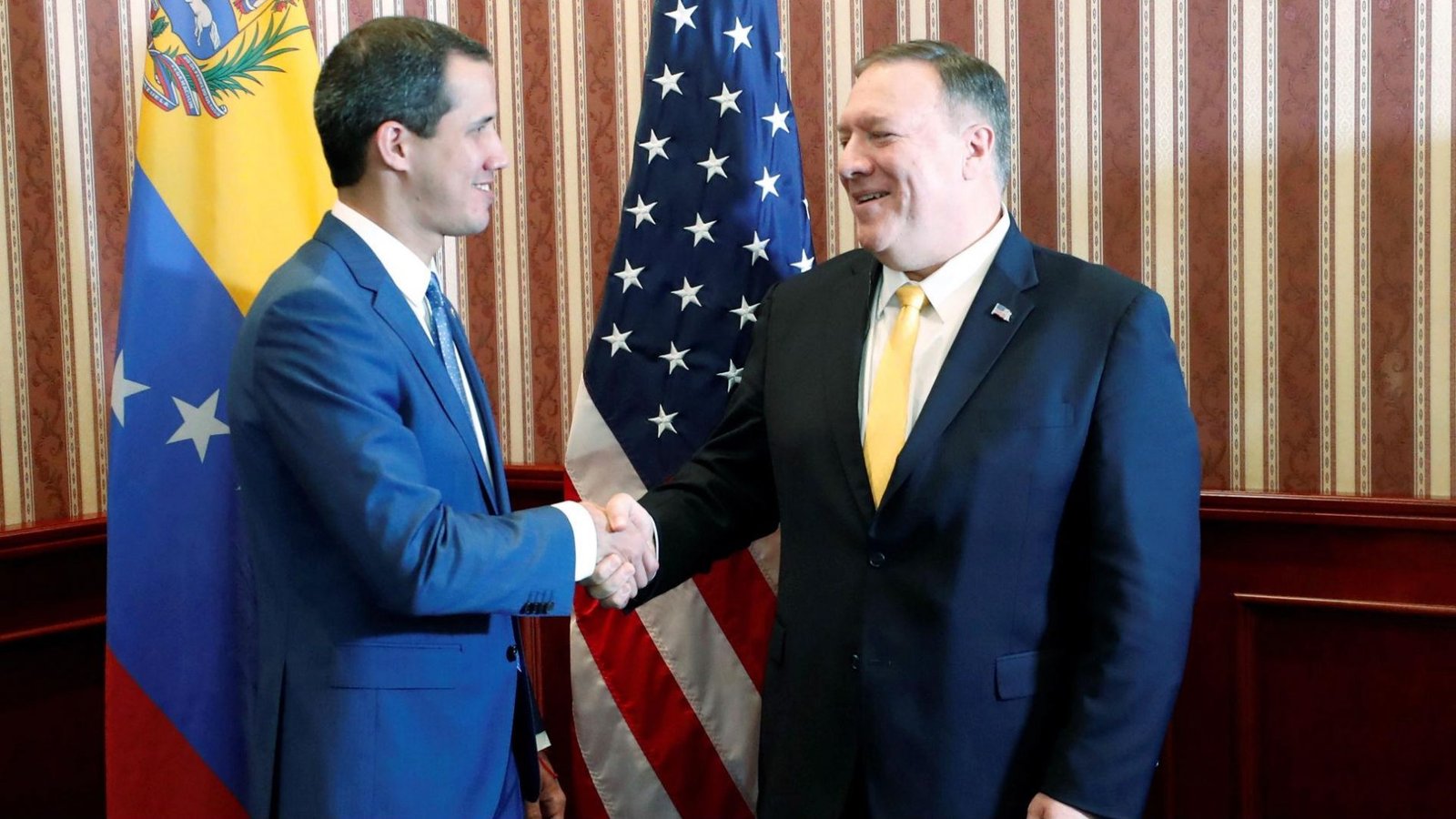 Pompeo apoya a Guaidó.