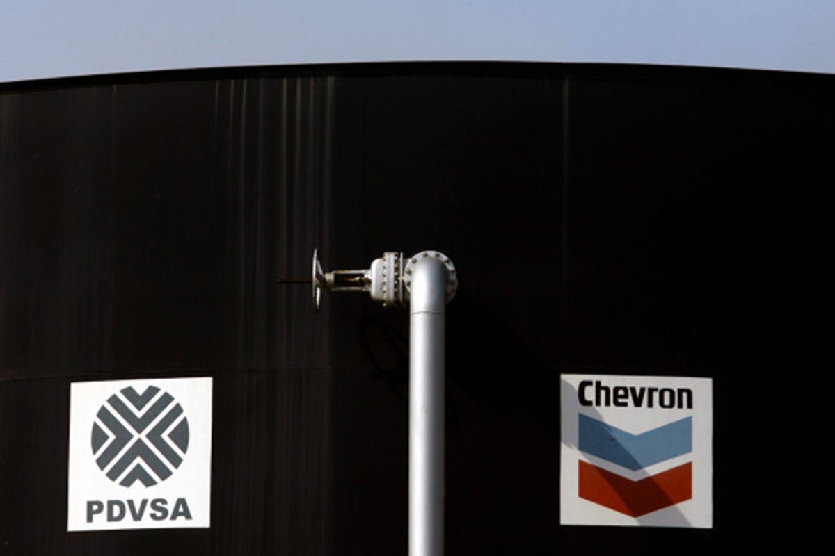 Chevron se va.