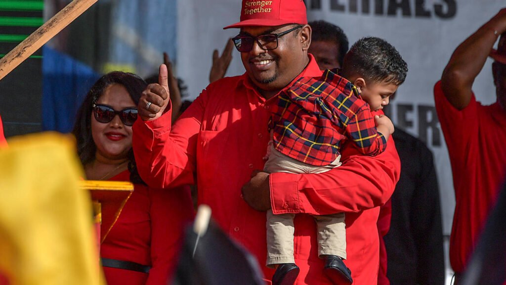 Mohamed Irfaan Alí Presidente.