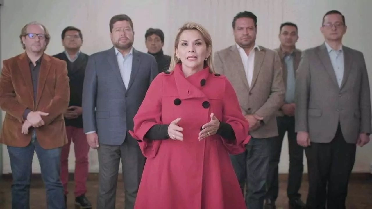 La Presidenta Renuncia.