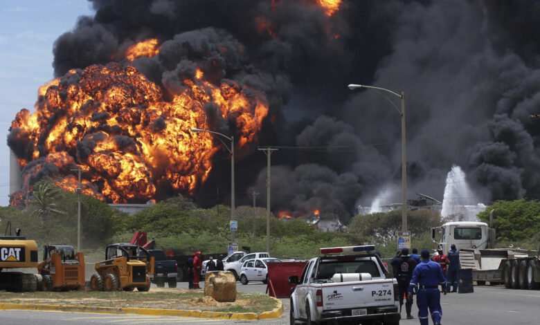 Atacan Refinería.