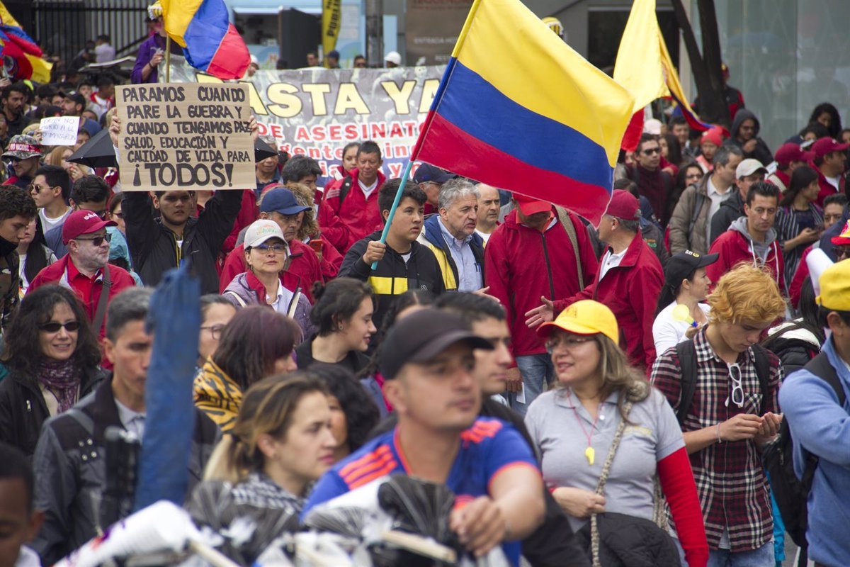 Colombianos Mantienen la Protestas.