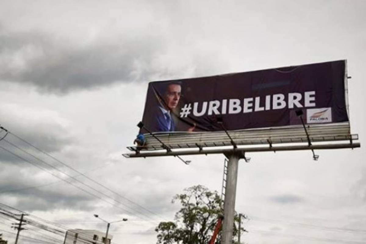 Uribe burla la justicia.
