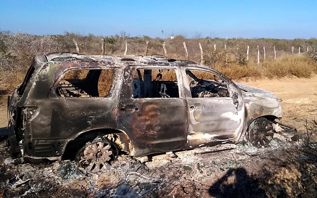 19 cuerpos carbonizados.