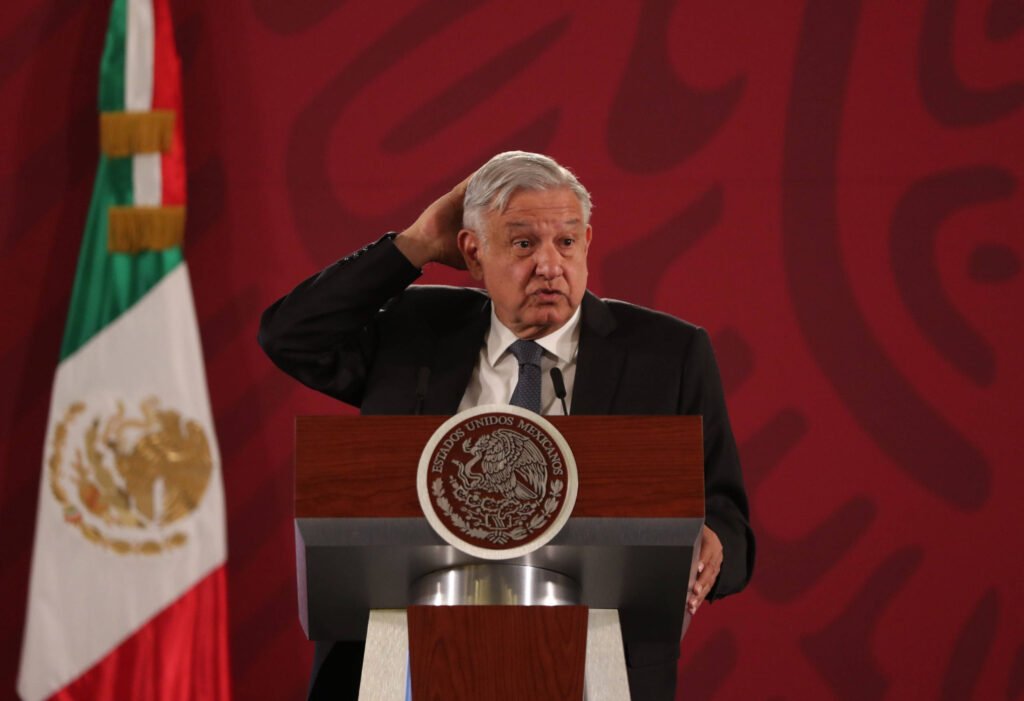 AMLO Desenmascarado.