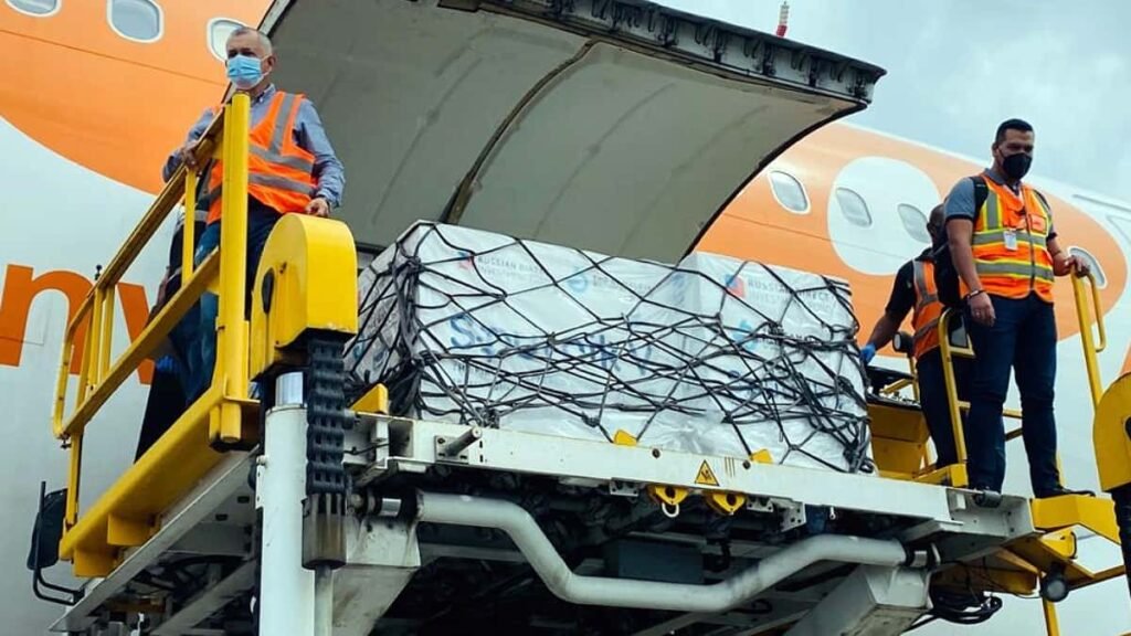 Llegan más dosis de vacunas.