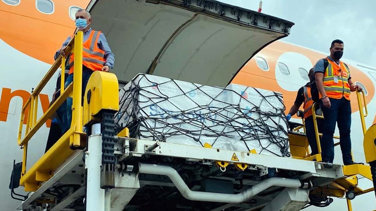 Llegan más dosis de vacunas.