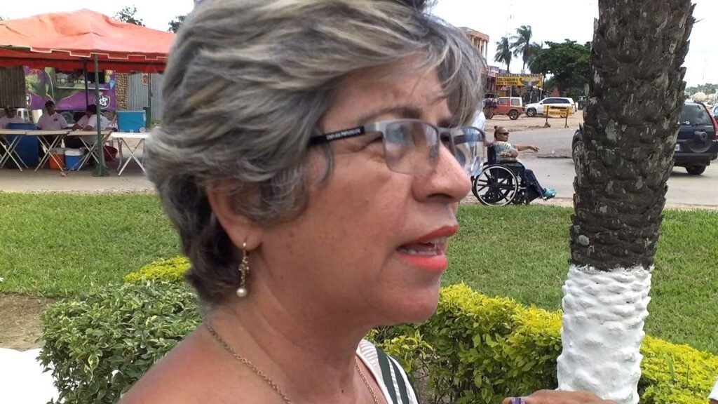 Exministra pide Asilo.