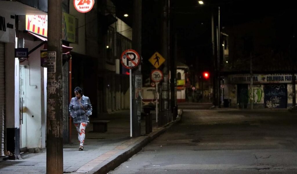 Vuelve el encierro a Colombia.