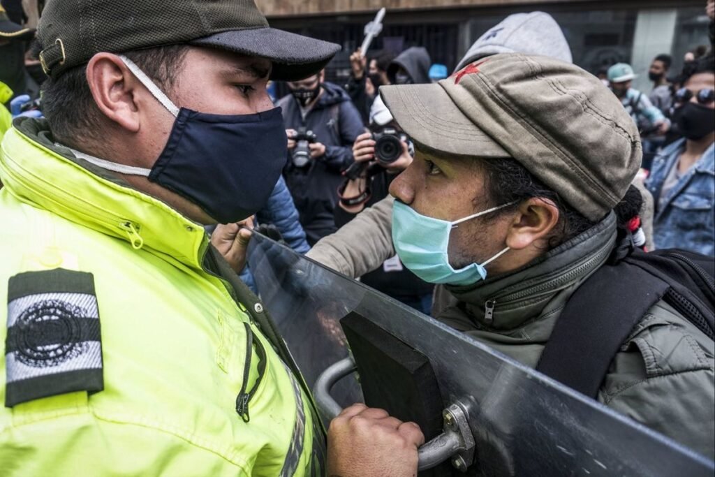 Marcha contra propuestas de Duque.