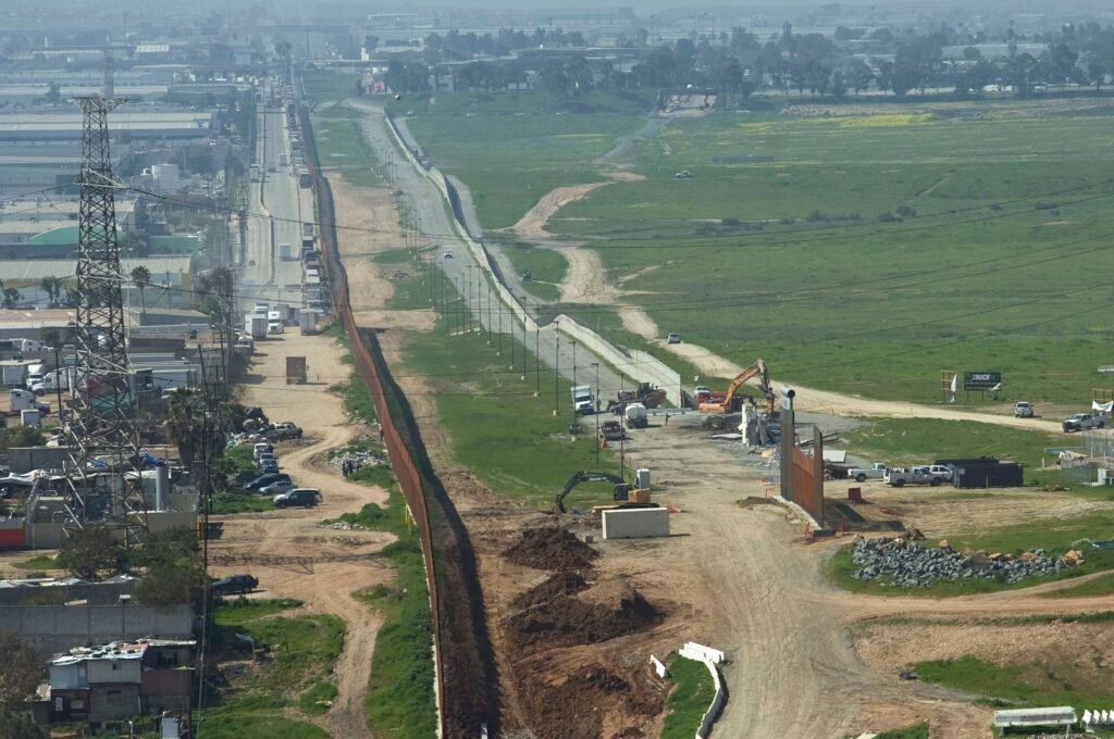 Re Construcción del Muro Trump.