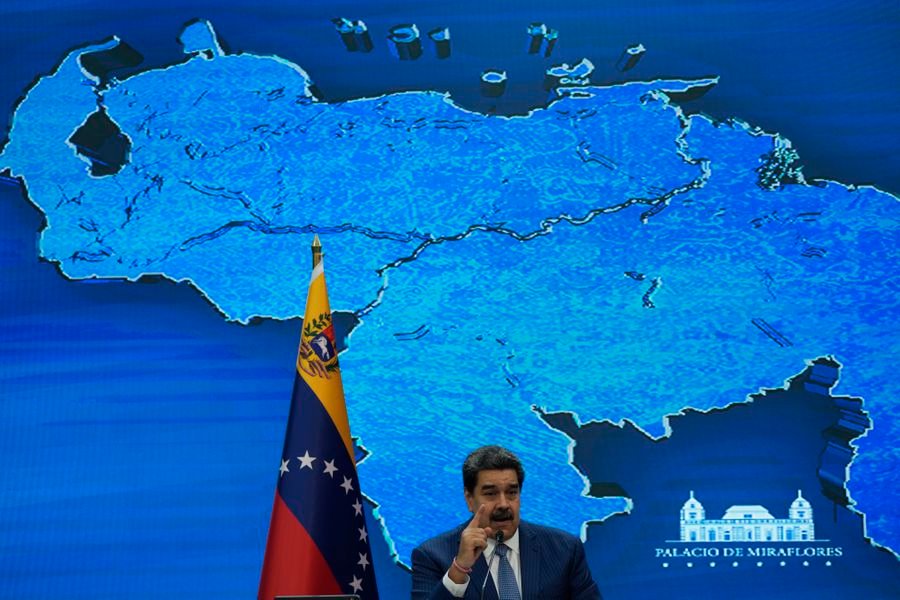 Maduro se reorganiza.