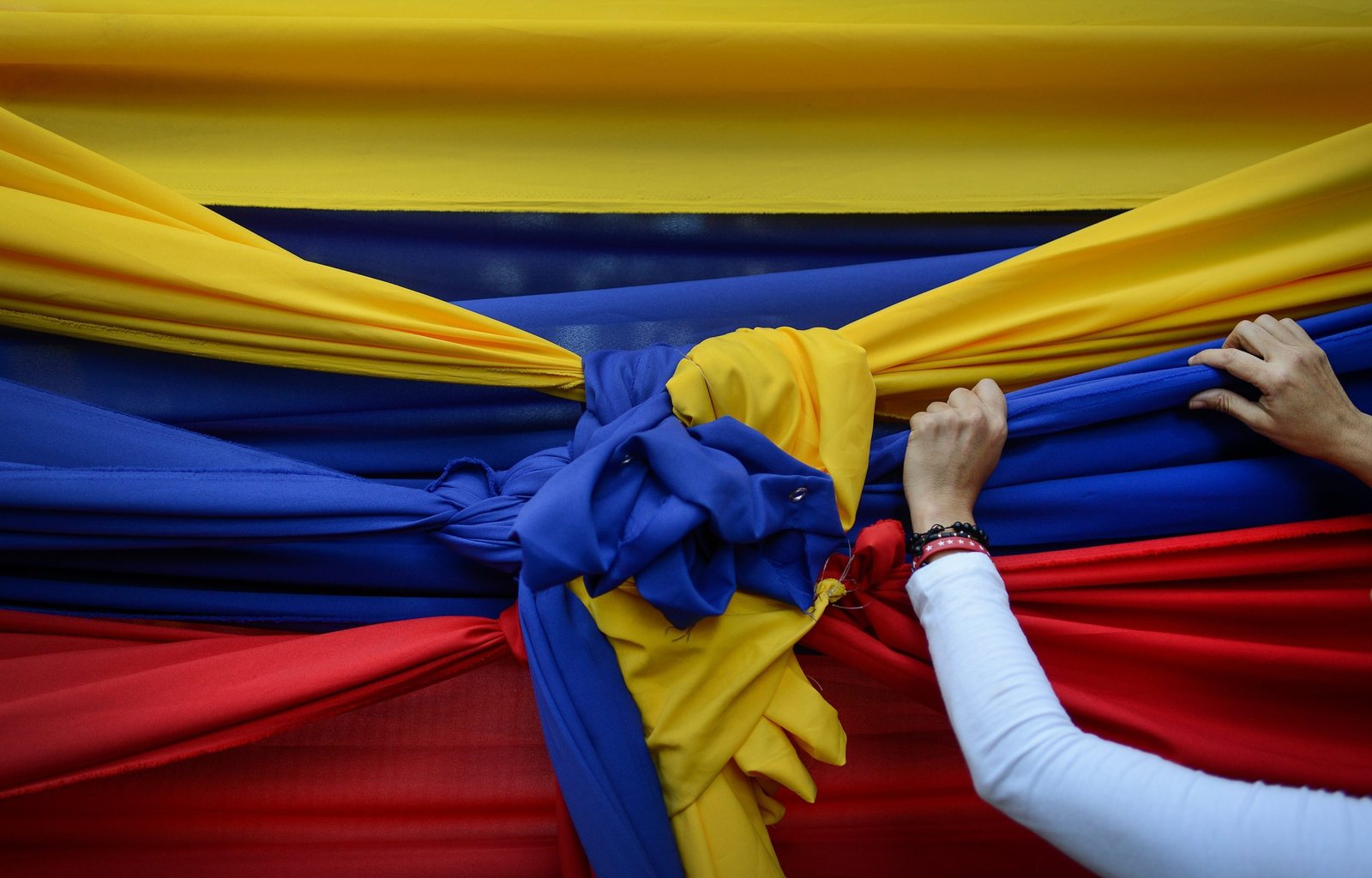 Inicia el dialogo de paz.