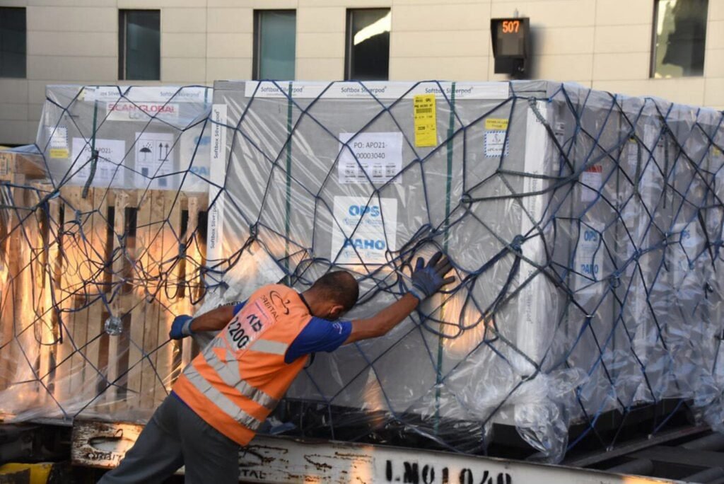 Se requieren al menos 540 millones de dosis para vacunar al menos al 60 por ciento de las personas en América Latina y el Caribe. Las donaciones son la única salida.