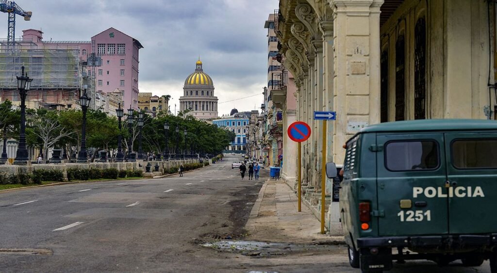 Sin protestas democráticas.