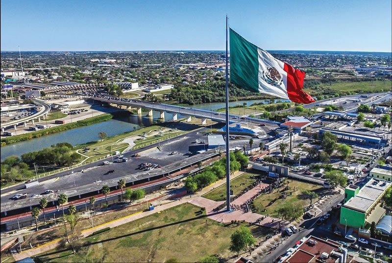 Se reúnen los Laredos.