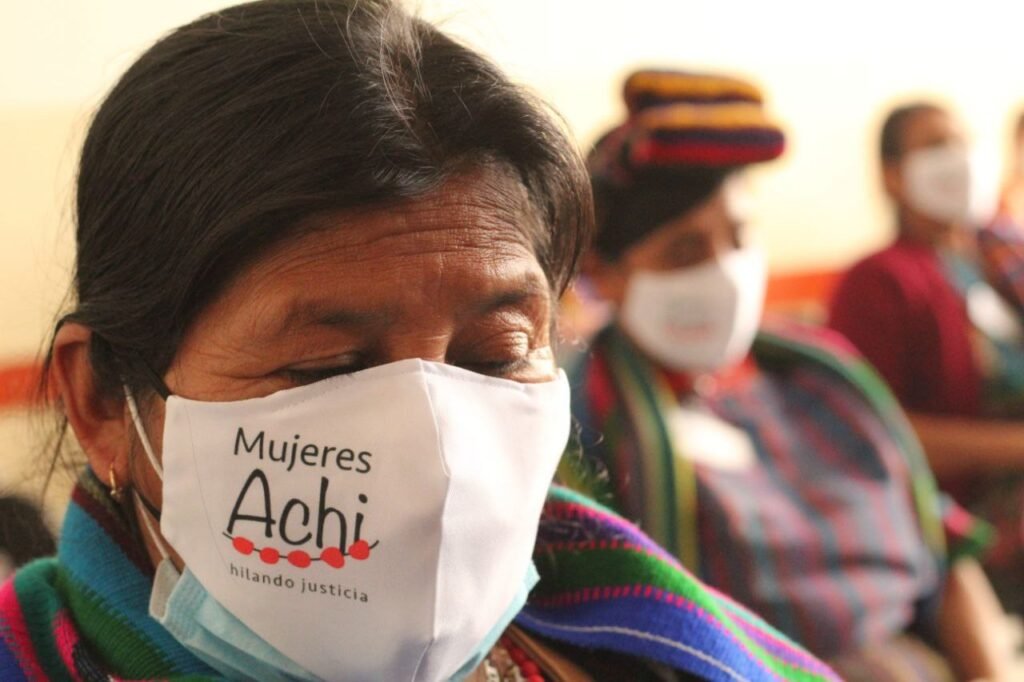 Justicia a las Achí violadas.