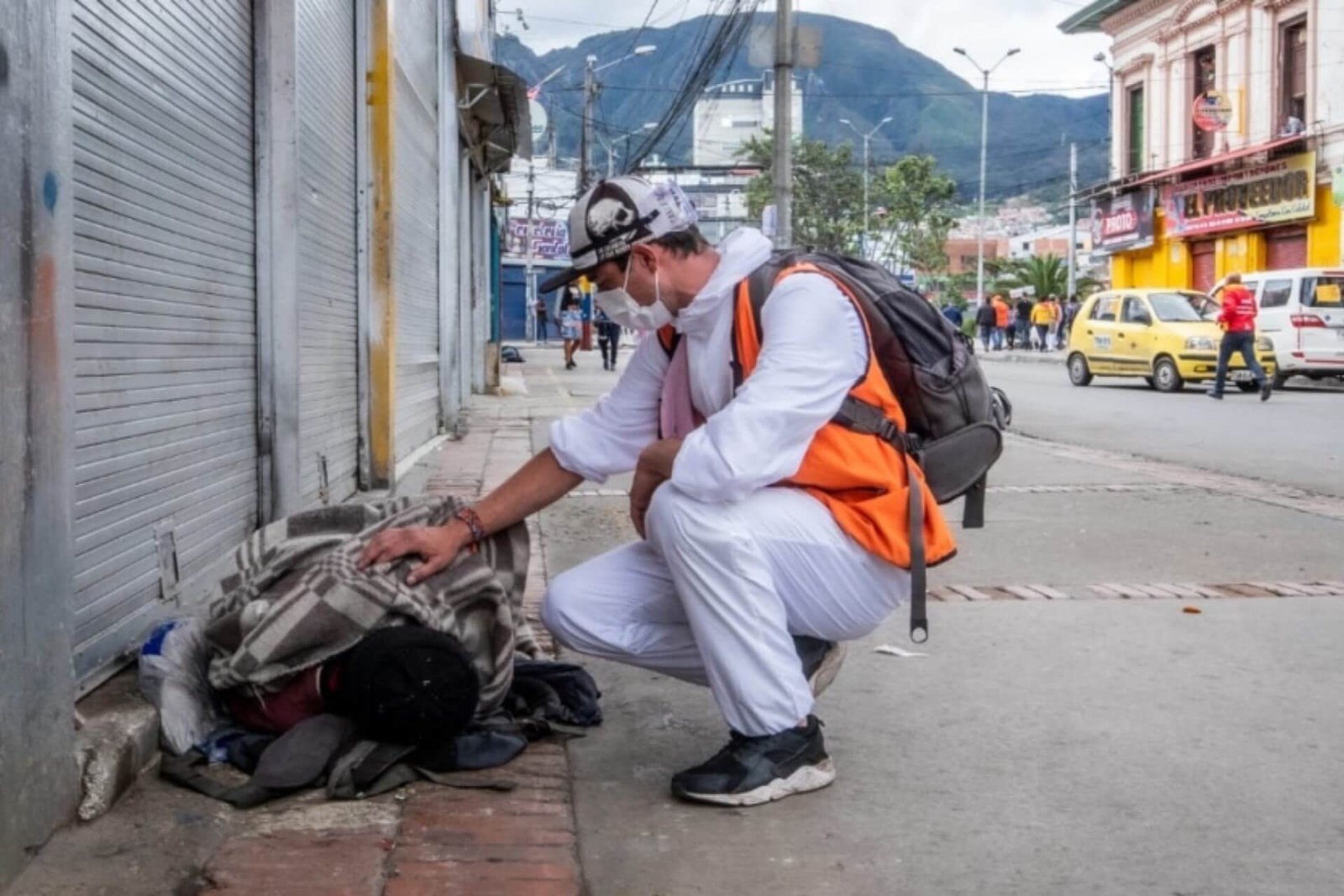 Menos pobres, más ricos.