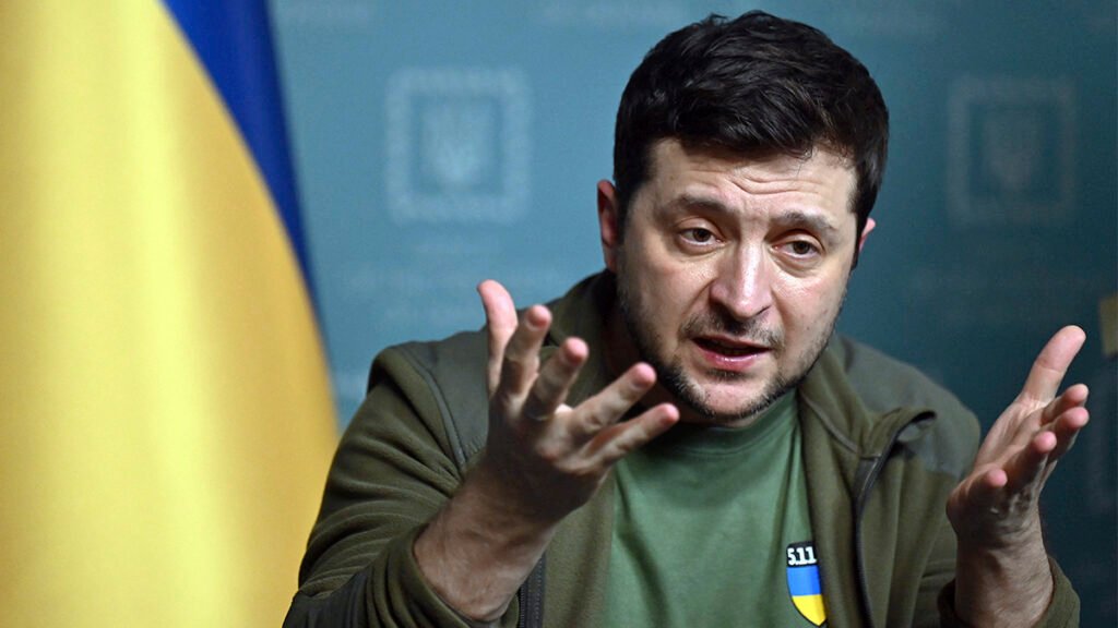 Volodymyr Zelenskyy pide parle.