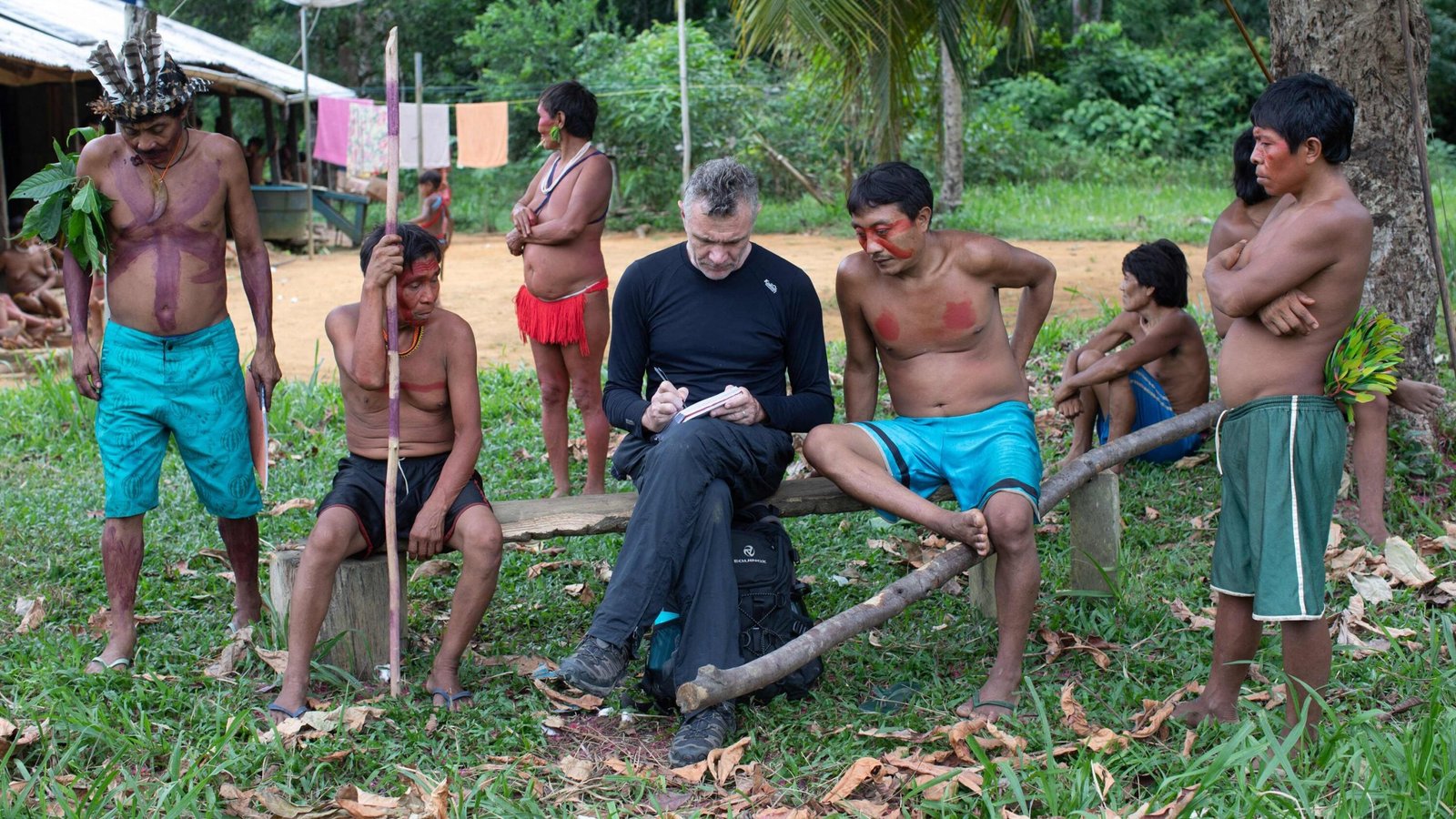 Todos con Bruno y Dom.