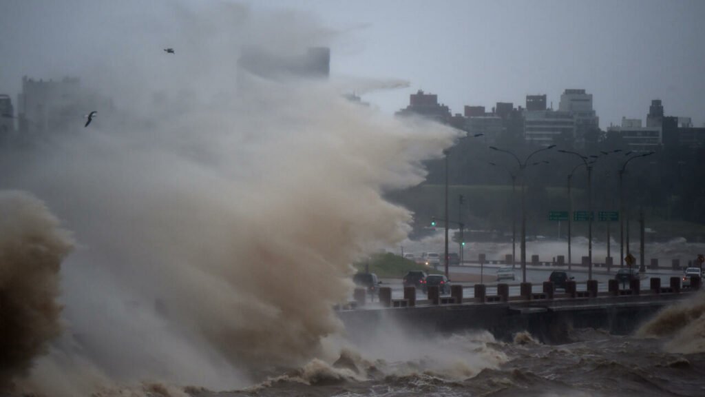 Tormenta Yakecan en Suramérica.