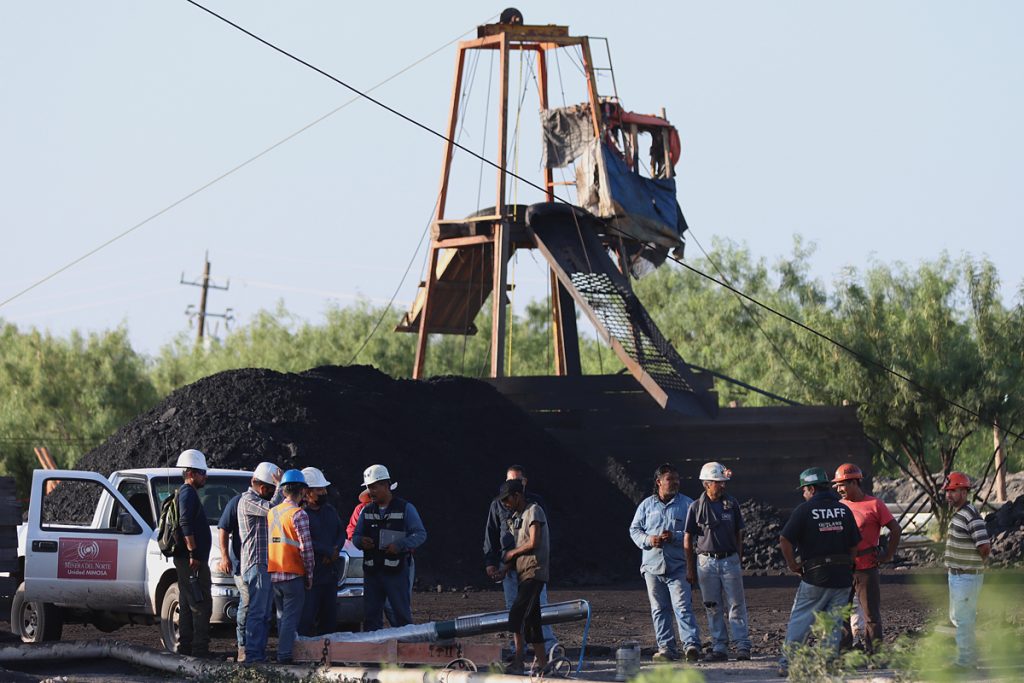 10 mineros atrapados en México.