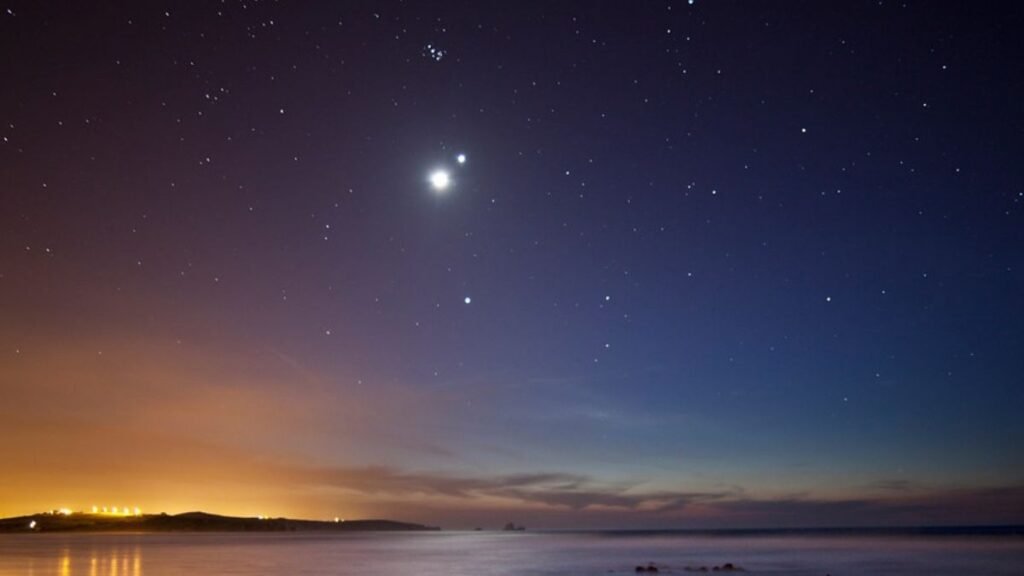 Júpiter en el horizonte.