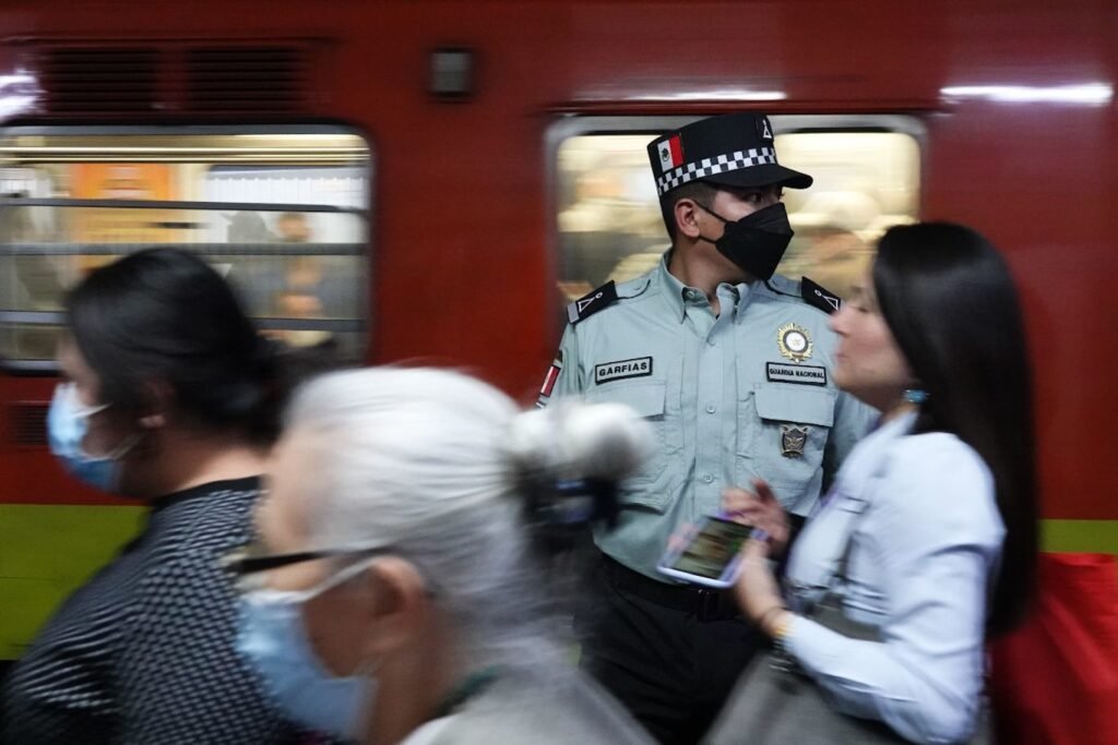 Guardia Nacional en el Metro.