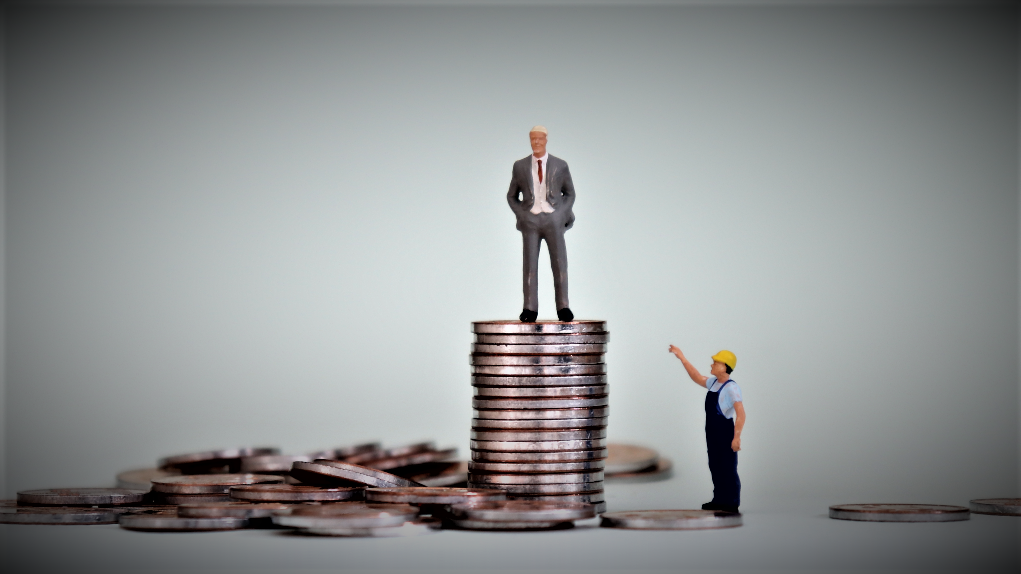 Más impuestos pide la Oxfam.