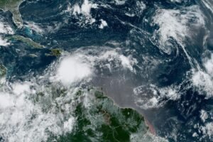 Tormenta tropical Franklin en La Española.