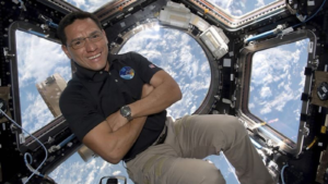 Frank Rubio es el primer astronauta estadounidense en superar la marca de los 360 días en la ISS.