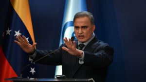 32 detenidos por conspirar contra el gobierno.