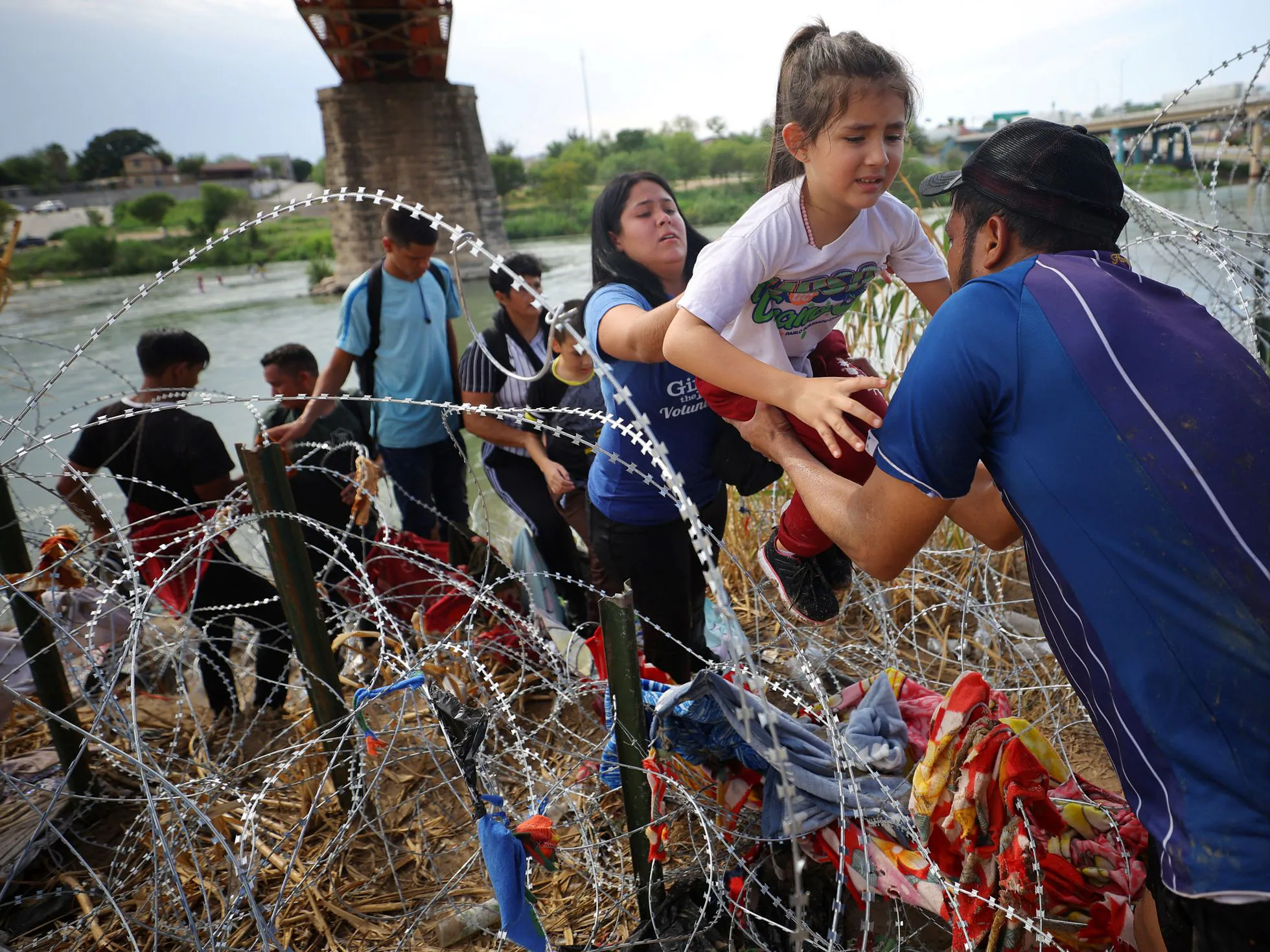 Alambre de Abbott en Texas, se queda.