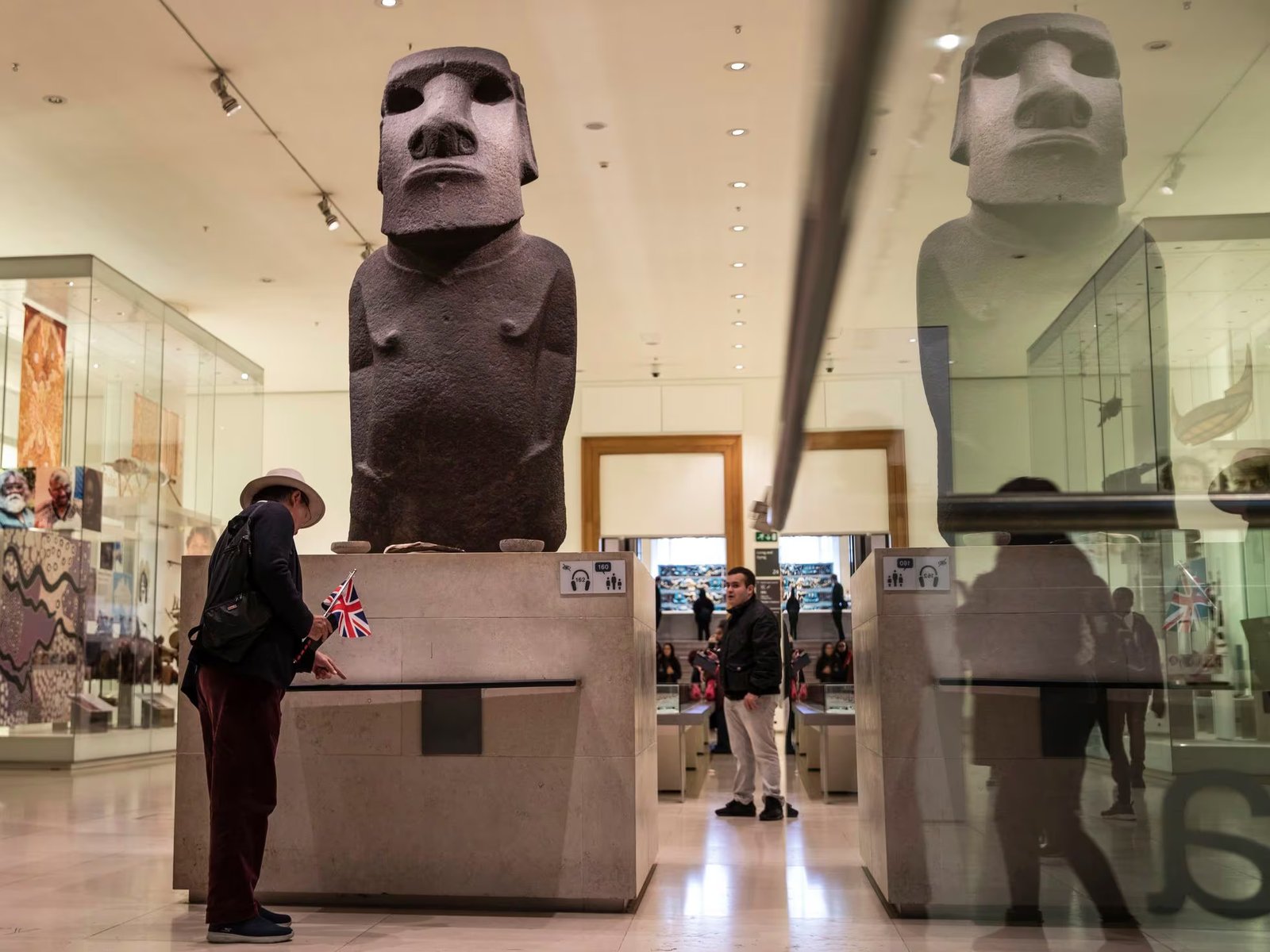 Devuelvan mis Moais.