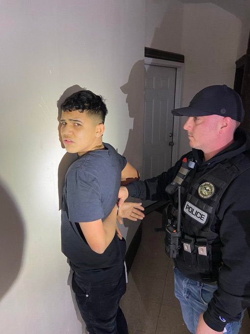 Leonel Moreno apoya al delincuente de 15 años.