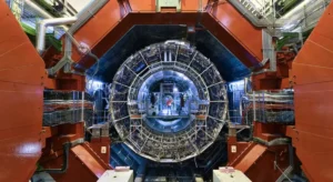 Científicos recrean un “pequeño Big Bang” en laboratorio y logran reproducir la materia primordial del universo