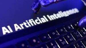 ¿Puede frenarse la inteligencia artificial? Tres expertos de Stanford analizan los riesgos